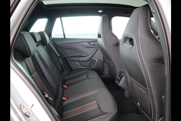 Škoda Kamiq Monte Carlo 1.0 TSI 85 kW / 115 PK SUV 7 versn. DS | Navigatie Pakket | Travel Assist Plus | Mechanisch wegklapbare trekhaak | Winter Pakket | Charging | 18 inch lichtmetalen velgen Ursa Monte Carlo