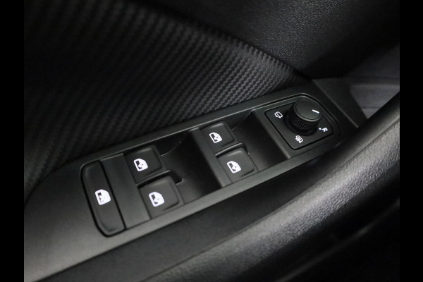 Škoda Kamiq Monte Carlo 1.0 TSI 85 kW / 115 PK SUV 7 versn. DS | Navigatie Pakket | Travel Assist Plus | Mechanisch wegklapbare trekhaak | Winter Pakket | Charging | 18 inch lichtmetalen velgen Ursa Monte Carlo