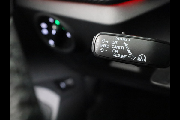 Škoda Kamiq Monte Carlo 1.0 TSI 85 kW / 115 PK SUV 7 versn. DS | Navigatie Pakket | Travel Assist Plus | Mechanisch wegklapbare trekhaak | Winter Pakket | Charging | 18 inch lichtmetalen velgen Ursa Monte Carlo