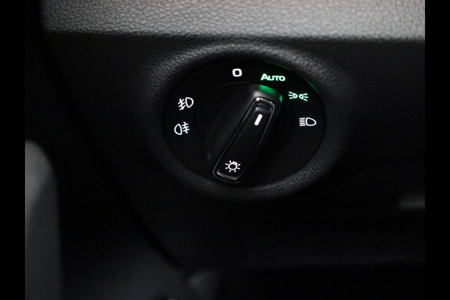 Škoda Kamiq Monte Carlo 1.0 TSI 85 kW / 115 PK SUV 7 versn. DS | Navigatie Pakket | Travel Assist Plus | Mechanisch wegklapbare trekhaak | Winter Pakket | Charging | 18 inch lichtmetalen velgen Ursa Monte Carlo