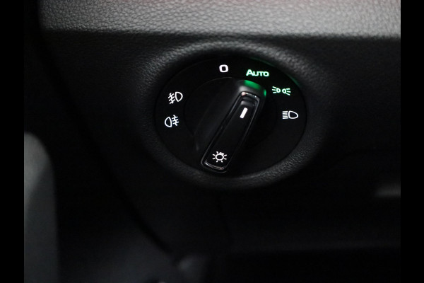 Škoda Kamiq Monte Carlo 1.0 TSI 85 kW / 115 PK SUV 7 versn. DS | Navigatie Pakket | Travel Assist Plus | Mechanisch wegklapbare trekhaak | Winter Pakket | Charging | 18 inch lichtmetalen velgen Ursa Monte Carlo