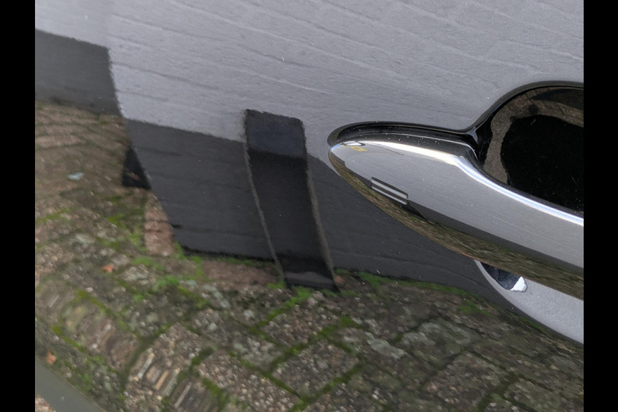 Toyota Yaris Cross 1.5 Hybrid 115 First Edition|Stoel/Stuurverwarming|Adaptive-Cruise|Keyless-Entry/Go|Lane-Assist