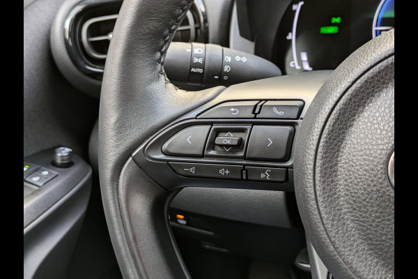 Toyota Yaris Cross 1.5 Hybrid 115 First Edition|Stoel/Stuurverwarming|Adaptive-Cruise|Keyless-Entry/Go|Lane-Assist