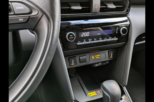 Toyota Yaris Cross 1.5 Hybrid 115 First Edition|Stoel/Stuurverwarming|Adaptive-Cruise|Keyless-Entry/Go|Lane-Assist