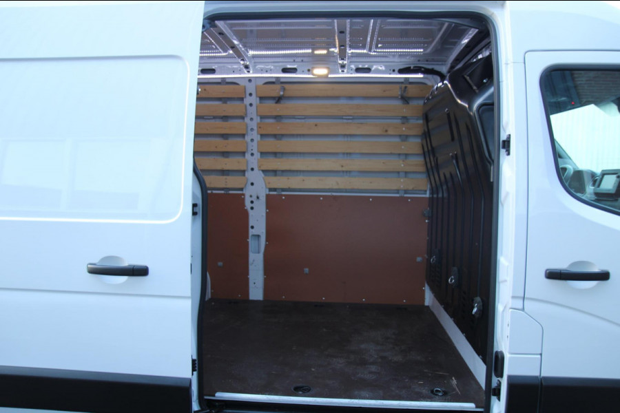 Renault Master T35 2.3 dCi 150PK L2H2 Trekhaak / Camera / App connect / 3 zits