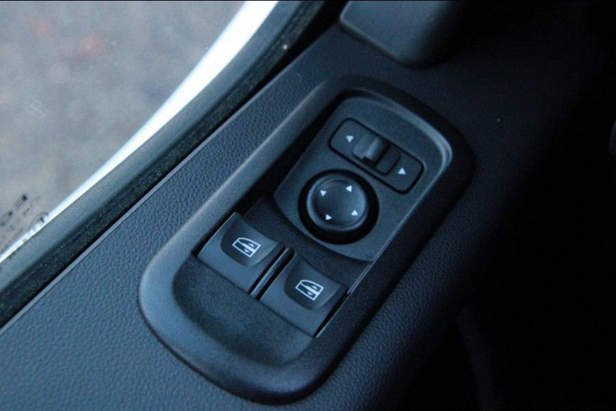 Renault Master T35 2.3 dCi 150PK L2H2 Trekhaak / Camera / App connect / 3 zits