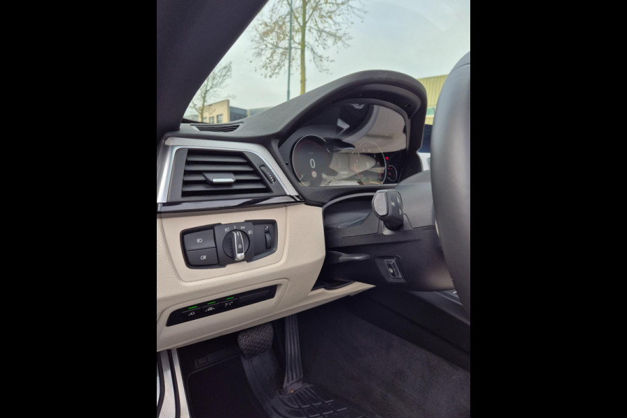 BMW 4 Serie Cabrio 330i M Sport Apple CarPlay 6WB Dig. DASH Elk.Stoelen Line Assist Dodehoek Camera 430i High Executive