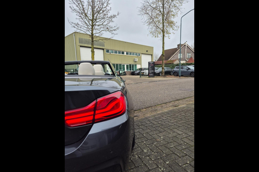BMW 4 Serie Cabrio 330i M Sport Apple CarPlay 6WB Dig. DASH Elk.Stoelen Line Assist Dodehoek Camera 430i High Executive