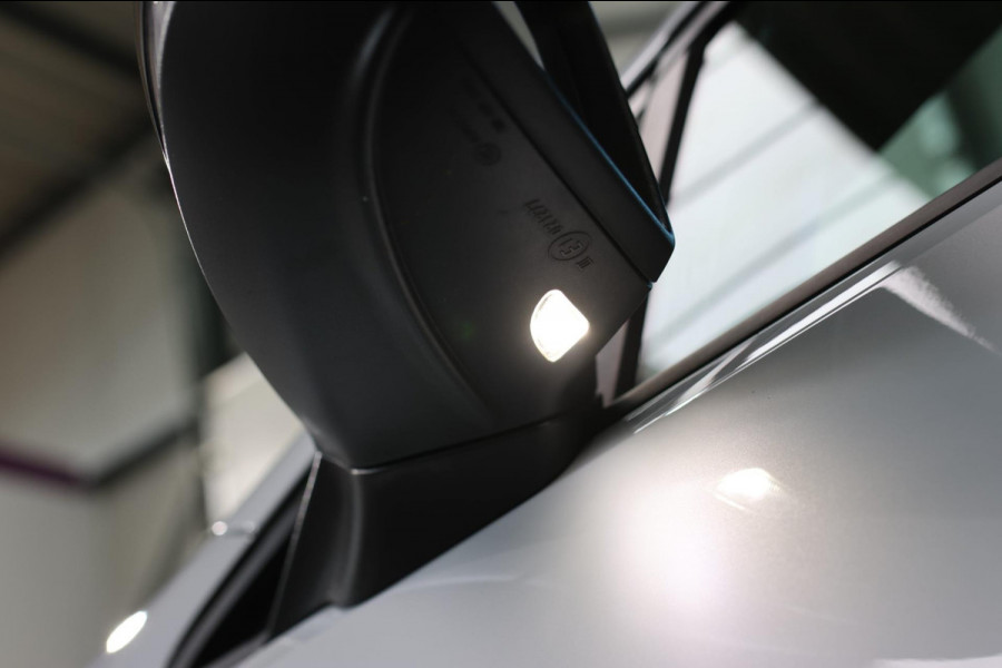 Volkswagen Golf 2.0 TSI 4Motion R *Akra*Pano*DCC*Dynaudio*Camera*leder*