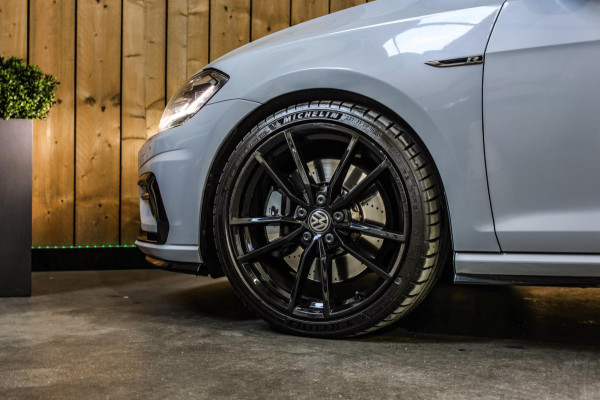 Volkswagen Golf 2.0 TSI 4Motion R *Akra*Pano*DCC*Dynaudio*Camera*leder*