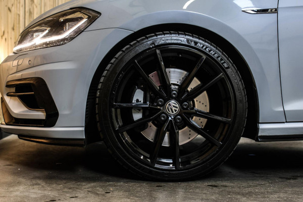 Volkswagen Golf 2.0 TSI 4Motion R *Akra*Pano*DCC*Dynaudio*Camera*leder*