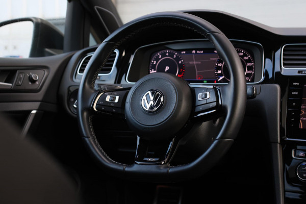 Volkswagen Golf 2.0 TSI 4Motion R *Akra*Pano*DCC*Dynaudio*Camera*leder*