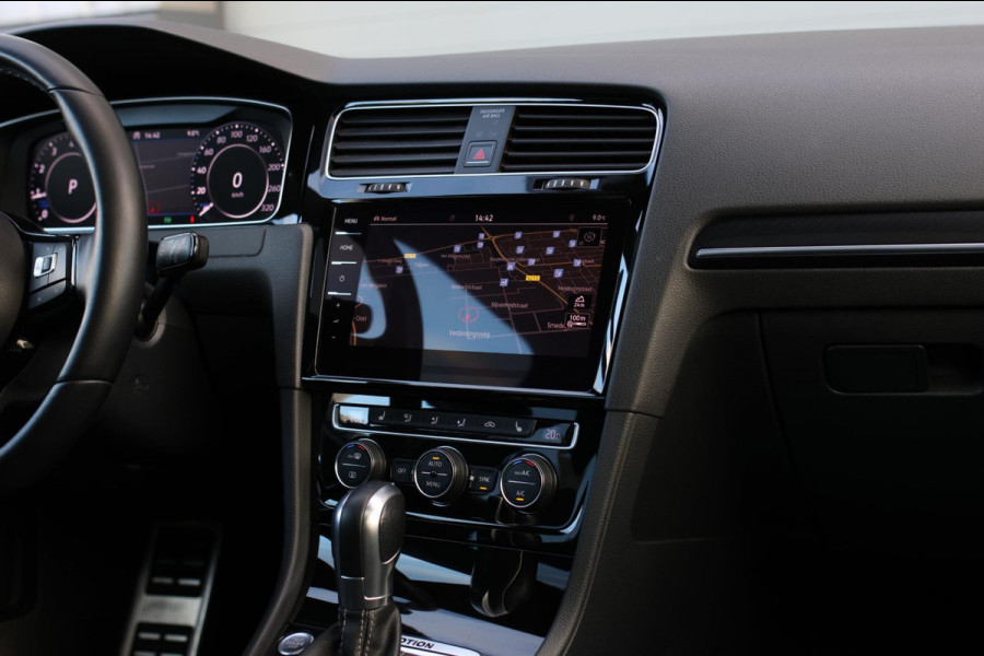 Volkswagen Golf 2.0 TSI 4Motion R *Akra*Pano*DCC*Dynaudio*Camera*leder*