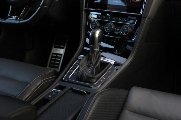 Volkswagen Golf 2.0 TSI 4Motion R *Akra*Pano*DCC*Dynaudio*Camera*leder*