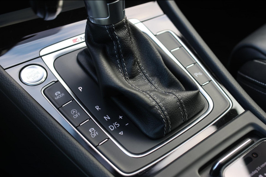 Volkswagen Golf 2.0 TSI 4Motion R *Akra*Pano*DCC*Dynaudio*Camera*leder*