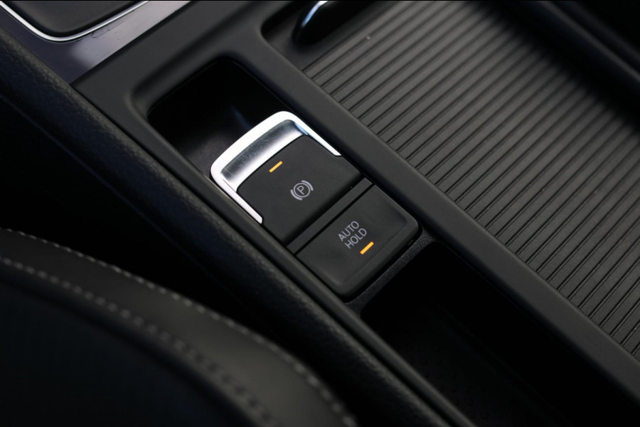 Volkswagen Golf 2.0 TSI 4Motion R *Akra*Pano*DCC*Dynaudio*Camera*leder*