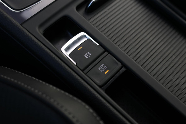 Volkswagen Golf 2.0 TSI 4Motion R *Akra*Pano*DCC*Dynaudio*Camera*leder*