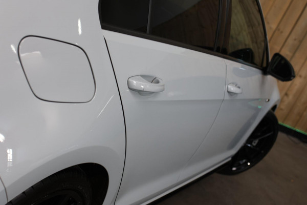 Volkswagen Golf 2.0 TSI 4Motion R *Akra*Pano*DCC*Dynaudio*Camera*leder*