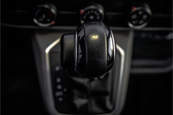 Volkswagen Transporter 6.1 2.0 TDI L2H1 | DC | Bulli | 200PK | Leder | Carplay | Virtual | Adapt Cruise