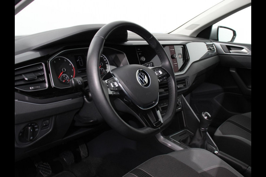 Volkswagen Polo 1.0 TSI 110pk Highline | Navigatie | Apple Carplay/Android Auto | Parkeersensoren | Adaptive cruise control | Stoelverwarming | Getinte ramen | Climatronic