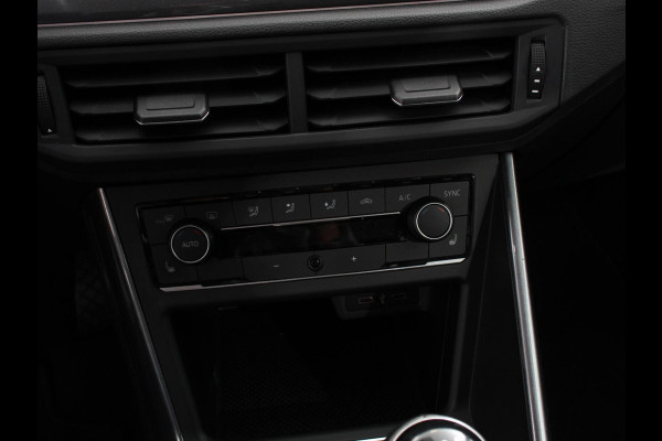 Volkswagen Polo 1.0 TSI 110pk Highline | Navigatie | Apple Carplay/Android Auto | Parkeersensoren | Adaptive cruise control | Stoelverwarming | Getinte ramen | Climatronic