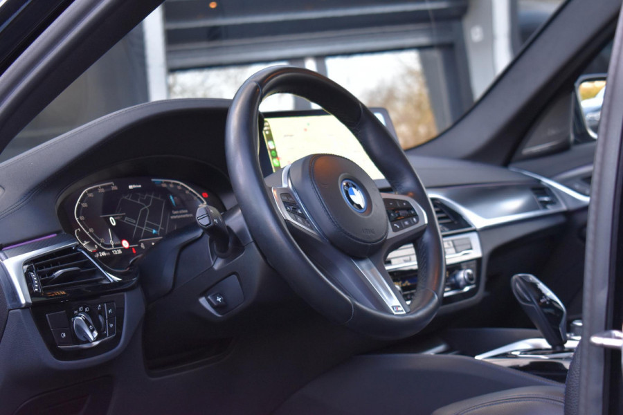 BMW 5 Serie 530e Business Edition Plus M-Pakket HUD Pano Kuipstoelen ACC H&K