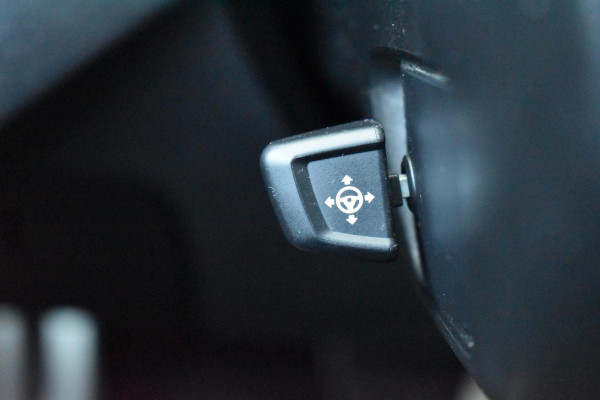 BMW 5 Serie 530e Business Edition Plus M-Pakket HUD Pano Kuipstoelen ACC H&K