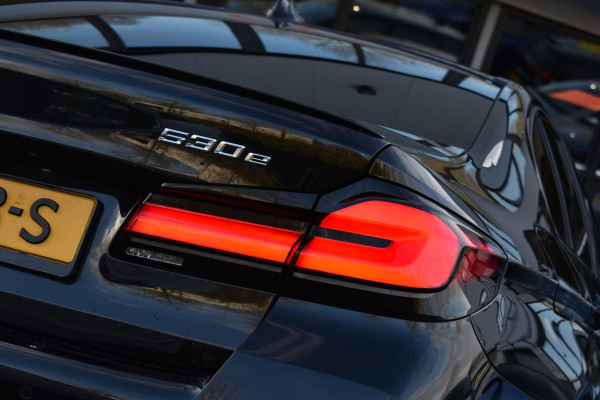 BMW 5 Serie 530e Business Edition Plus M-Pakket HUD Pano Kuipstoelen ACC H&K