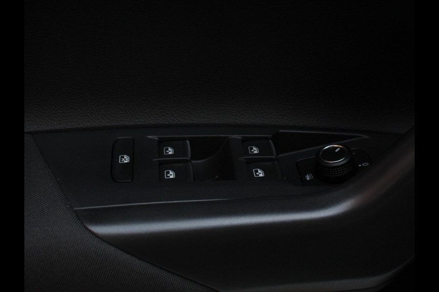 Volkswagen Polo 1.0 TSI 110pk Highline | Navigatie | Apple Carplay/Android Auto | Parkeersensoren | Adaptive cruise control | Stoelverwarming | Getinte ramen | Climatronic