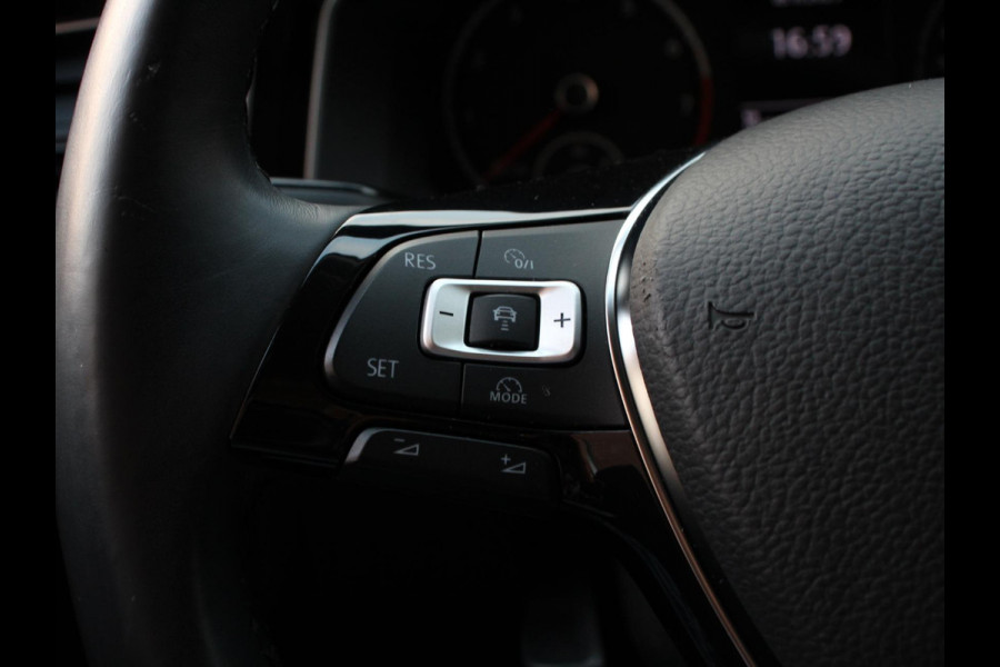 Volkswagen Polo 1.0 TSI 110pk Highline | Navigatie | Apple Carplay/Android Auto | Parkeersensoren | Adaptive cruise control | Stoelverwarming | Getinte ramen | Climatronic