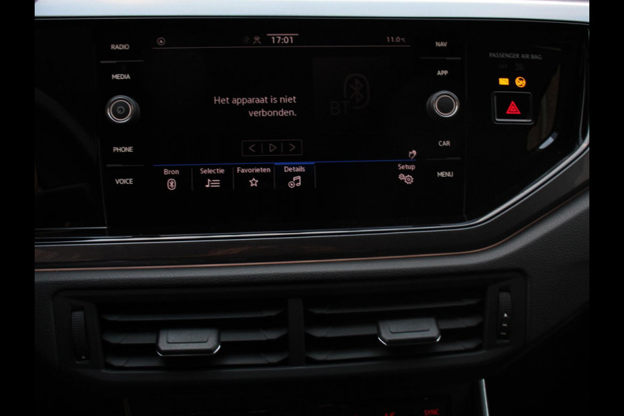 Volkswagen Polo 1.0 TSI 110pk Highline | Navigatie | Apple Carplay/Android Auto | Parkeersensoren | Adaptive cruise control | Stoelverwarming | Getinte ramen | Climatronic