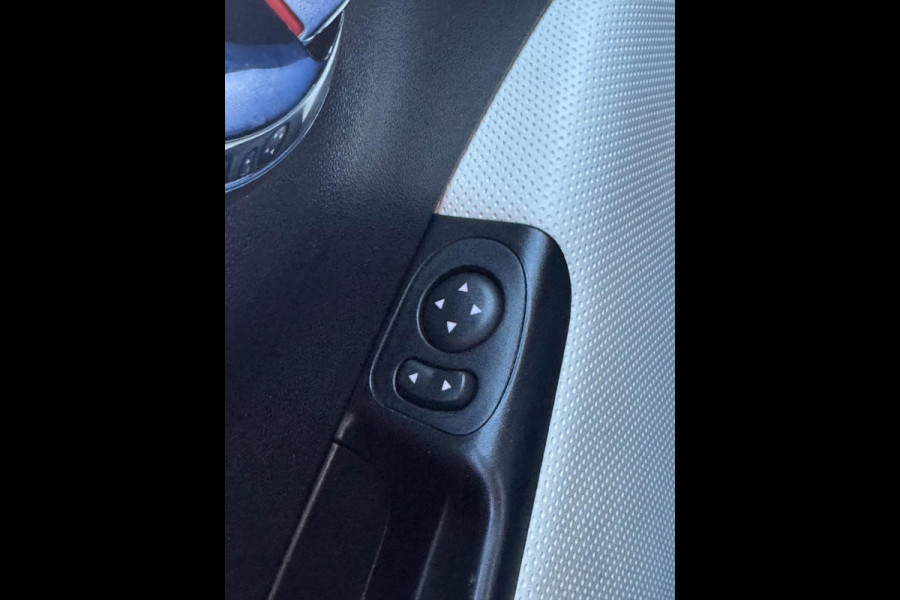 Fiat 500 SPORT 1.2 Fire - Apple Carplay / Navigatie I Airco I Sport & Spoiler pakket I PDC I Xenon I Dealer onderhouden