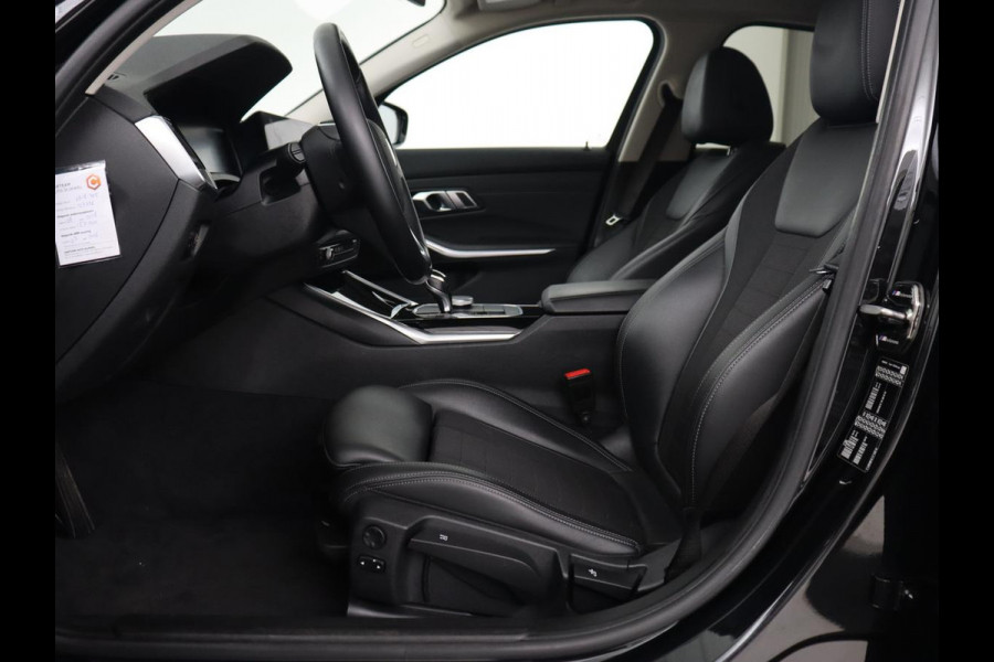 BMW 3-serie 320i Executive | Sport Line | Half leder | Sportstoelen | Carplay | Live Cockpit | Full LED | Navigatie | Parkeerhulp | 18'' | DAB | Climate control | Bluetooth | Cruise control