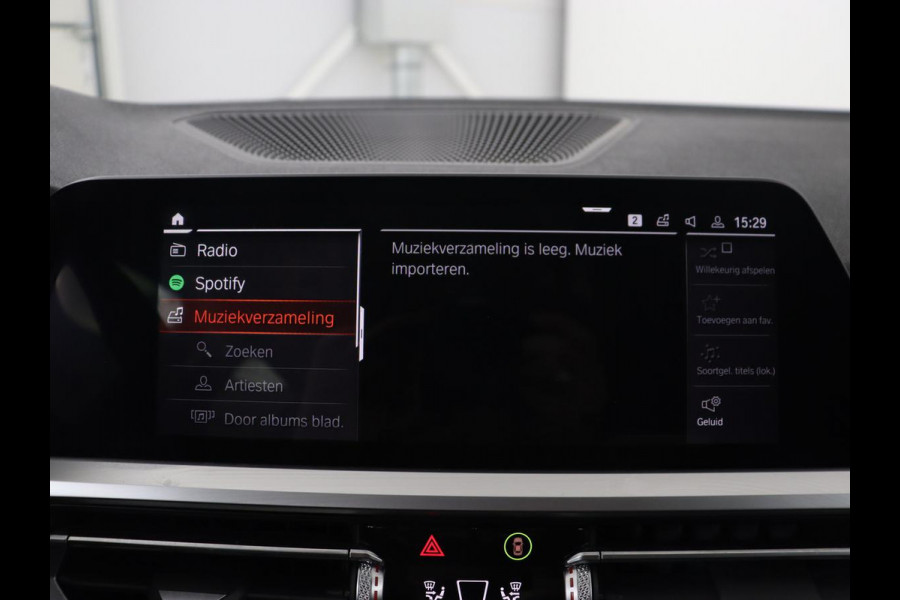 BMW 3-serie 320i Executive | Sport Line | Half leder | Sportstoelen | Carplay | Live Cockpit | Full LED | Navigatie | Parkeerhulp | 18'' | DAB | Climate control | Bluetooth | Cruise control