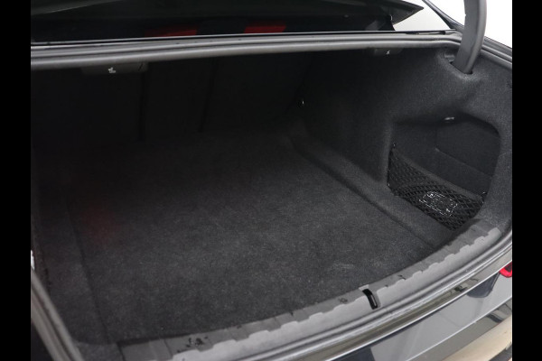 BMW 3-serie 320i Executive | Sport Line | Half leder | Sportstoelen | Carplay | Live Cockpit | Full LED | Navigatie | Parkeerhulp | 18'' | DAB | Climate control | Bluetooth | Cruise control