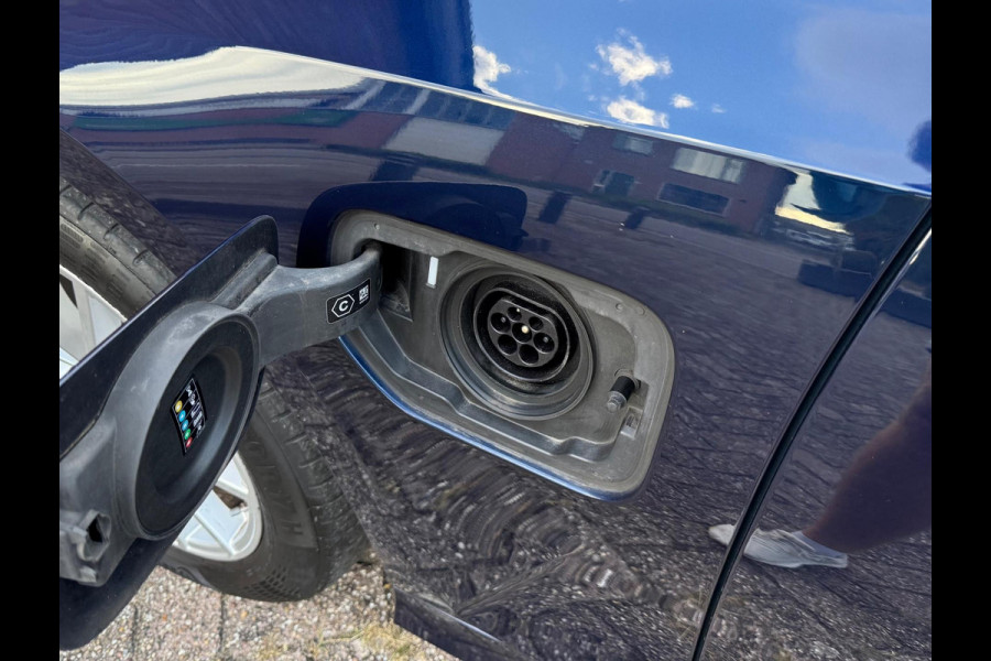 BMW 3 Serie Touring 320e Individual, Laser, Bus. Ed. Plus (NL-auto NAP)