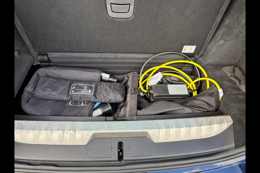 BMW 3 Serie Touring 320e Individual, Laser, Bus. Ed. Plus (NL-auto NAP)