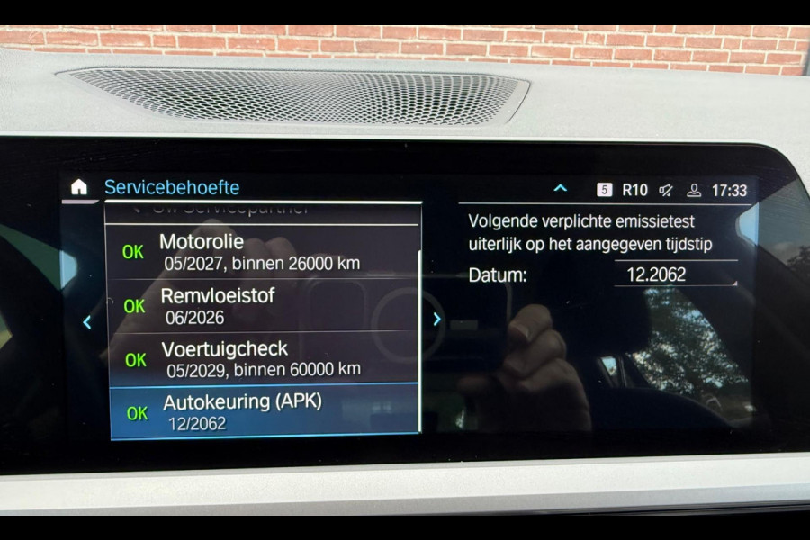 BMW 3 Serie Touring 320e Individual, Laser, Bus. Ed. Plus (NL-auto NAP)