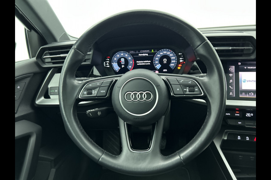 Audi A3 Limousine 30 TFSI Business edition (PANORAMADAK, AFNEEMBARE TREKHAAK, SPORTSTOELEN, 1e EIGENAAR)