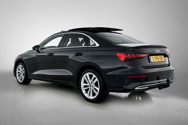 Audi A3 Limousine 30 TFSI Business edition (PANORAMADAK, AFNEEMBARE TREKHAAK, SPORTSTOELEN, 1e EIGENAAR)