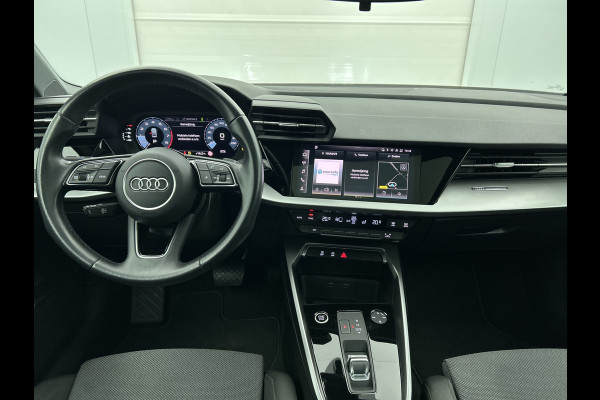 Audi A3 Limousine 30 TFSI Business edition (PANORAMADAK, AFNEEMBARE TREKHAAK, SPORTSTOELEN, 1e EIGENAAR)