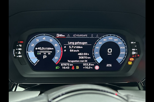 Audi A3 Limousine 30 TFSI Business edition (PANORAMADAK, AFNEEMBARE TREKHAAK, SPORTSTOELEN, 1e EIGENAAR)