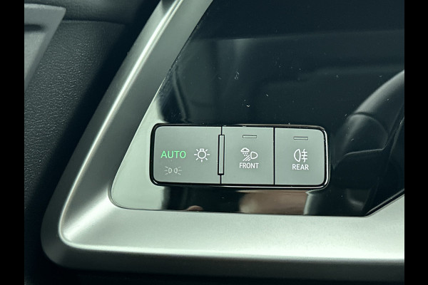 Audi A3 Limousine 30 TFSI Business edition (PANORAMADAK, AFNEEMBARE TREKHAAK, SPORTSTOELEN, 1e EIGENAAR)