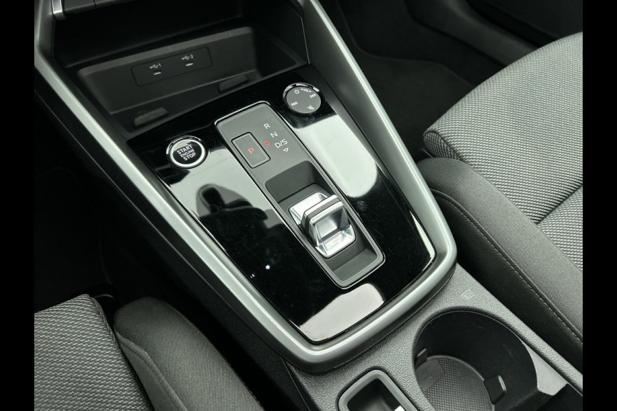 Audi A3 Limousine 30 TFSI Business edition (PANORAMADAK, AFNEEMBARE TREKHAAK, SPORTSTOELEN, 1e EIGENAAR)