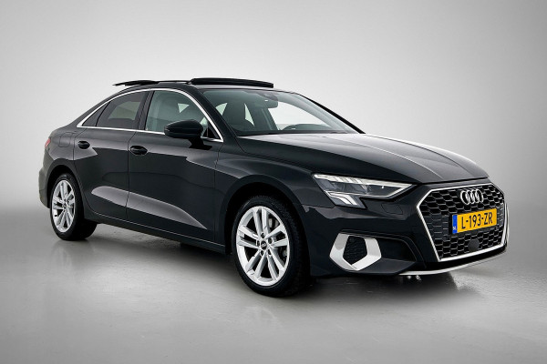 Audi A3 Limousine 30 TFSI Business edition (PANORAMADAK, AFNEEMBARE TREKHAAK, SPORTSTOELEN, 1e EIGENAAR)