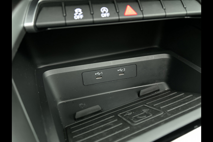 Audi A3 Limousine 30 TFSI Business edition (PANORAMADAK, AFNEEMBARE TREKHAAK, SPORTSTOELEN, 1e EIGENAAR)