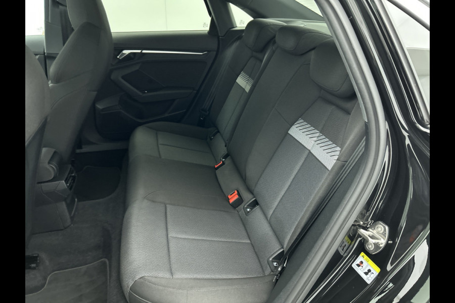 Audi A3 Limousine 30 TFSI Business edition (PANORAMADAK, AFNEEMBARE TREKHAAK, SPORTSTOELEN, 1e EIGENAAR)