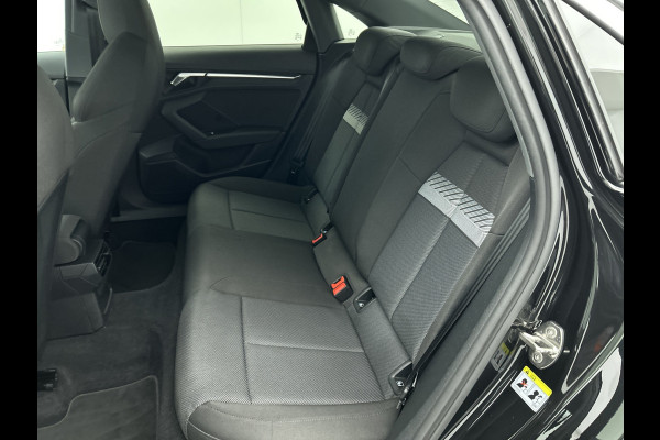 Audi A3 Limousine 30 TFSI Business edition (PANORAMADAK, AFNEEMBARE TREKHAAK, SPORTSTOELEN, 1e EIGENAAR)
