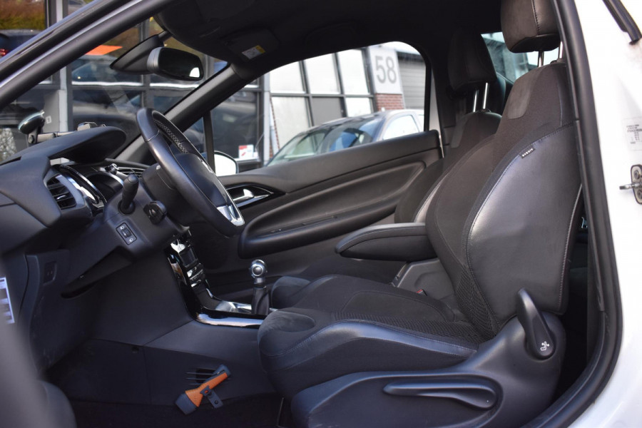 DS DS 3 1.2 PureTech So Chic Camera Airco Trekhaak