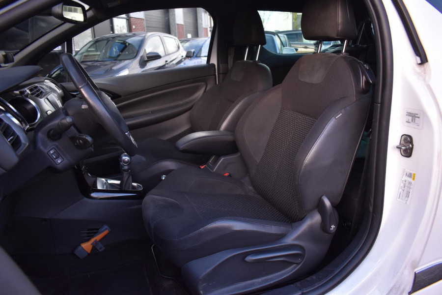 DS DS 3 1.2 PureTech So Chic Camera Airco Trekhaak